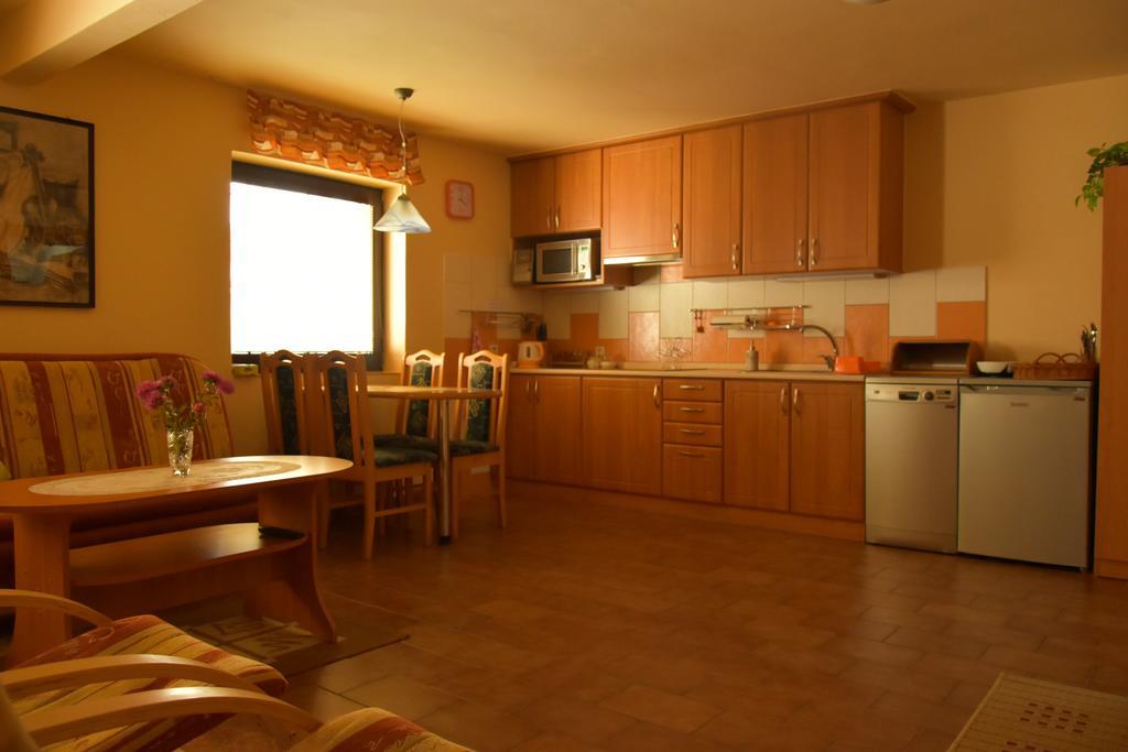 Za Kaplicku Guest House Hovorany Exterior photo
