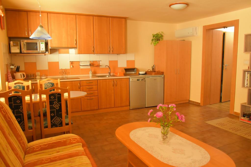 Za Kaplicku Guest House Hovorany Exterior photo