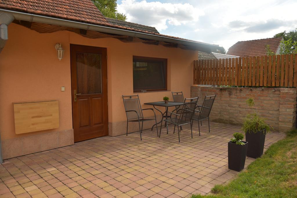Za Kaplicku Guest House Hovorany Exterior photo