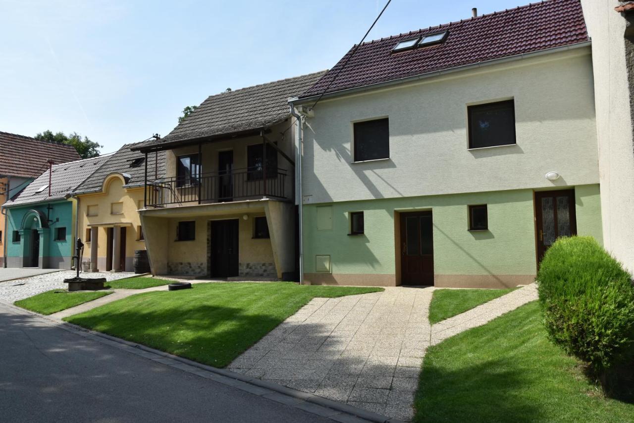 Za Kaplicku Guest House Hovorany Exterior photo